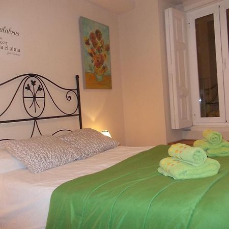 Apartamentos Ortiz De Zarate Валенсія Екстер'єр фото